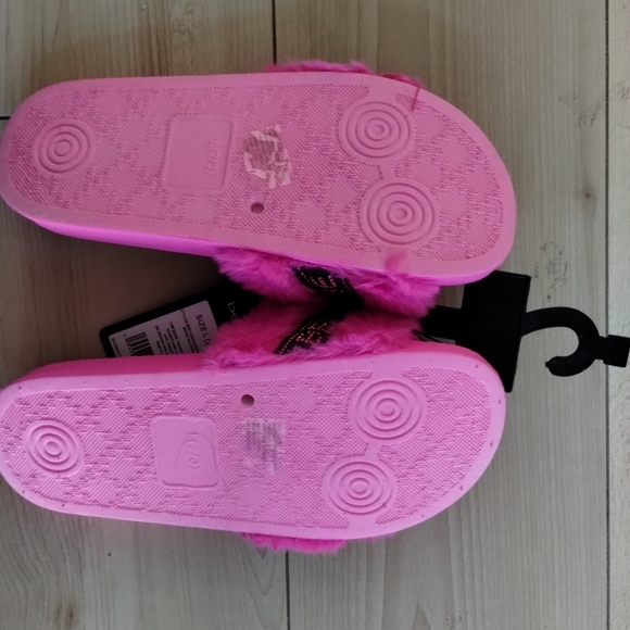 Slippers - Picture 3 of 3